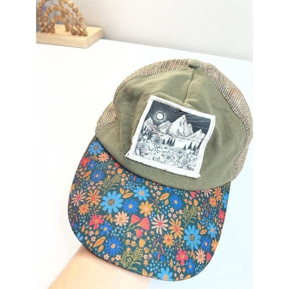 Natural Life Floral Trucker Hat Mesh Back Outdoor Cottagecore Adjustable - Picture 5 of 5